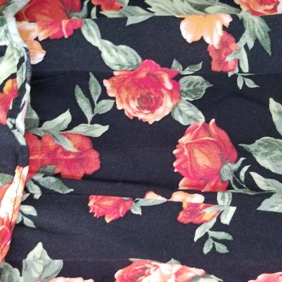 🎉Host Pick🎉XXI Floral Romper - Picture 7 of 8